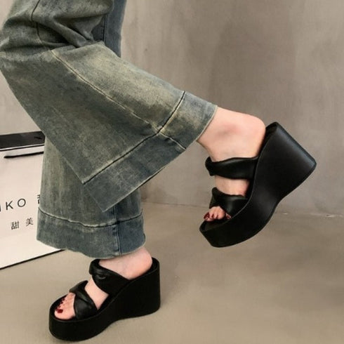 Black Out Boost Wedges